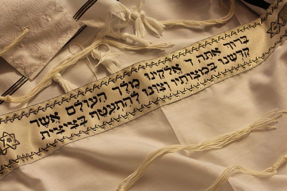 traditional jewish tallit